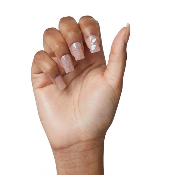 Kiss Gel Fantasy Allure Nails Medium length - Transformation - Picture 4 of 7